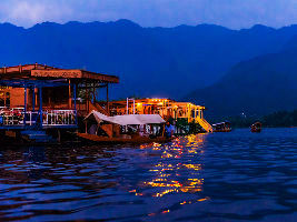 Raiding The Mountains? Here Are Not To Miss Things To Do In Kashmir